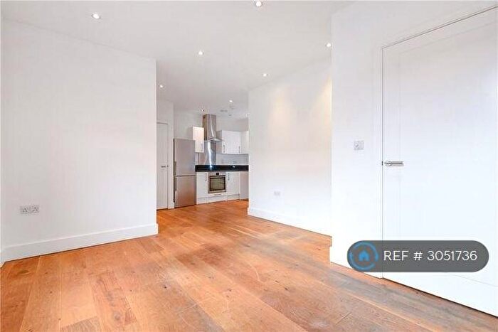 2 Bedroom Flat To Rent In Admiral House, Camberley, GU15