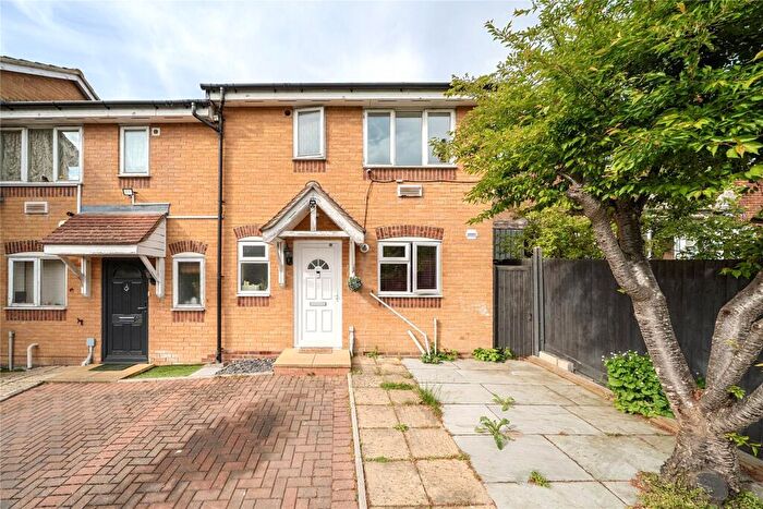 2 Bedroom End Of Terrace House For Sale In Star Lane, Orpington, BR5