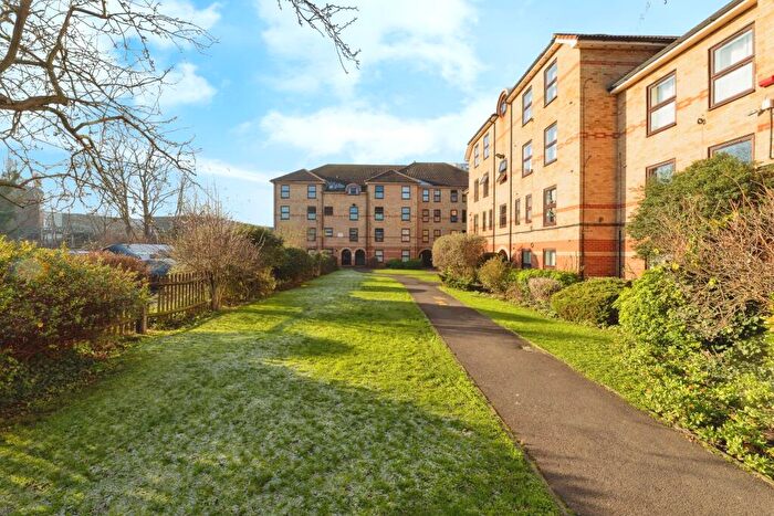 1 Bedroom Flat To Rent In Latchingdon Court, Forest Road, Walthamstow, London, E17