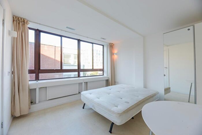 Studio To Rent In College Road, Harrow, HA1