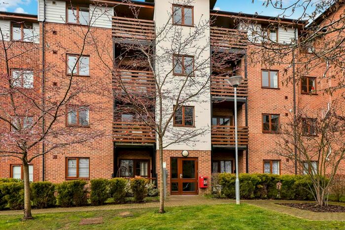2 Bedroom Apartment To Rent In John North Close, High Wycombe, HP11