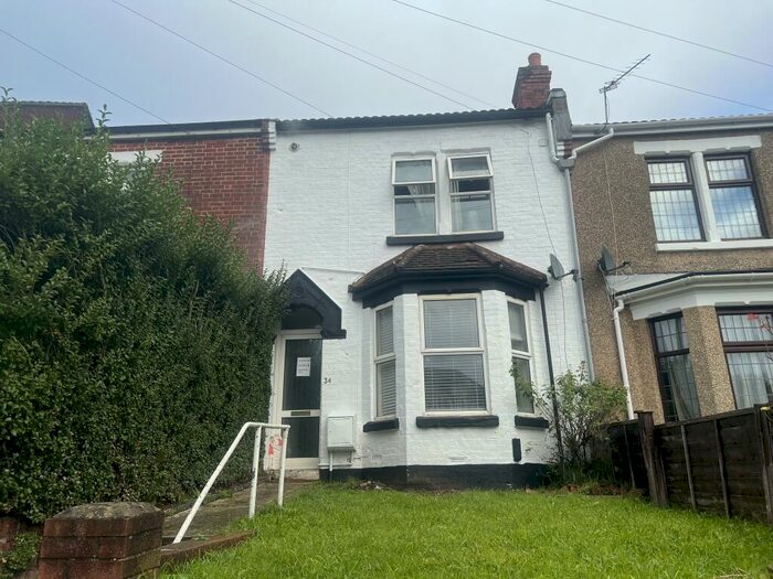2 Bedroom Flat To Rent In Broadlands Road, SO17