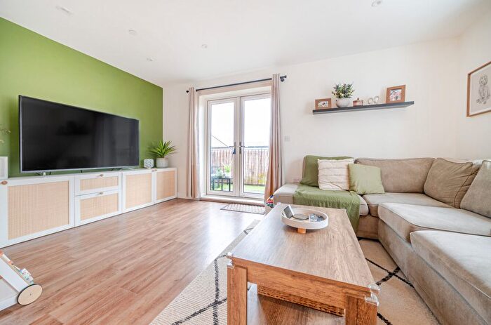 1 Bedroom Flat For Sale In Anna Sewell Way, Chichester, PO19