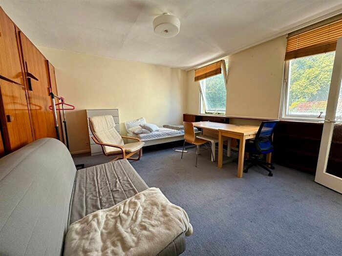 Studio To Rent In Cornwall Gardens, South Kensington, SW7