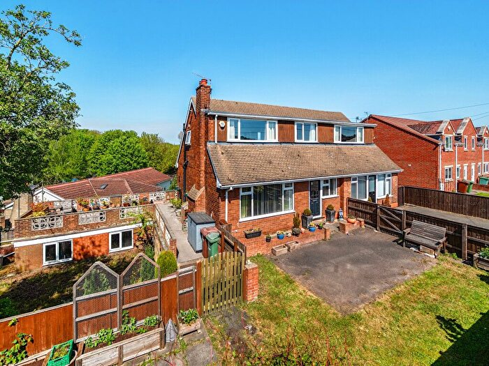 4 Bedroom Detached House For Sale In Denby Dale Road, Calder Grove, Wakefield, West Yorkshire, WF4