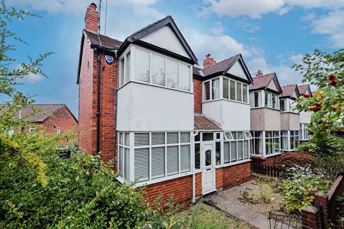 2 Bedroom Detached House For Sale In Broadway, Horsforth, Leeds, West Yorkshire, Uk, LS18
