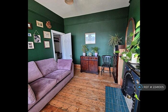 2 Bedroom Maisonette To Rent In Eastcombe Avenue, London, SE7