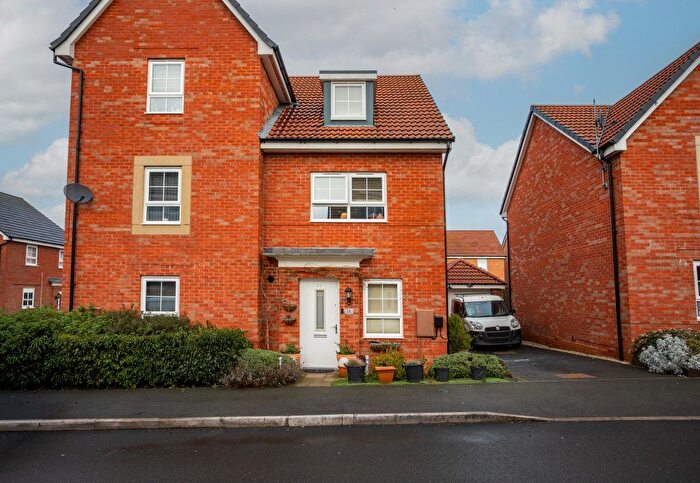 3 Bedroom Semi Detached House For Sale In Gregory Way, Wigston, LE18