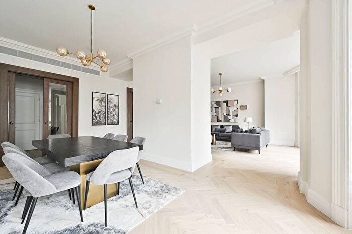 5 Bedroom Flat To Rent In Kensington Road, Kensington, London, W8