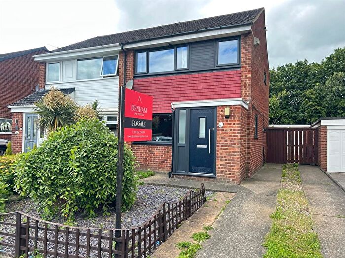 3 Bedroom Semi-Detached House For Sale In Kilmarnock Road, Darlington, DL1