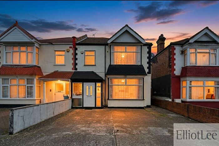 4 Bedroom Semi-Detached House For Sale In Bowrons Avenue, Wembley, HA0