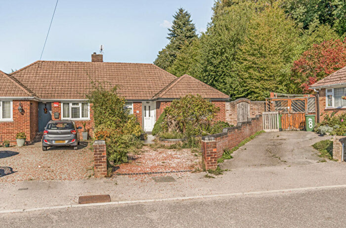 2 Bedroom Bungalow For Sale In Dale Valley Close, Hollybrook, Southampton, Hampshire, SO16