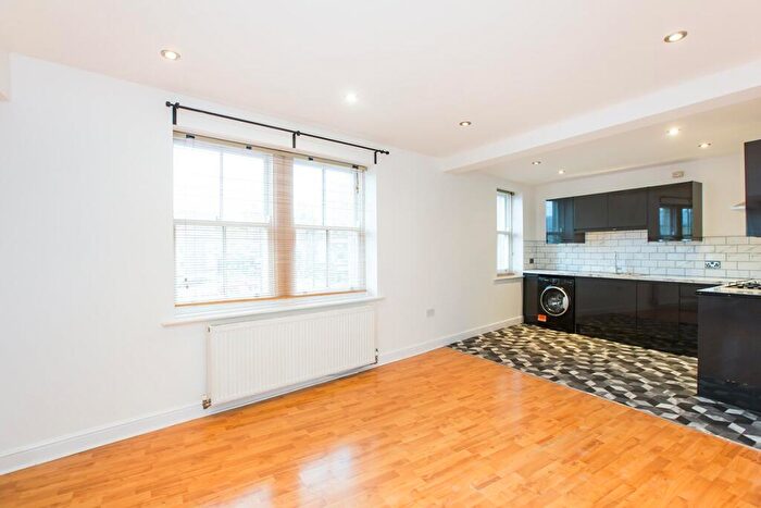 2 Bedroom Apartment To Rent In Bull Green, Halifax, West Yorkshire, HX1