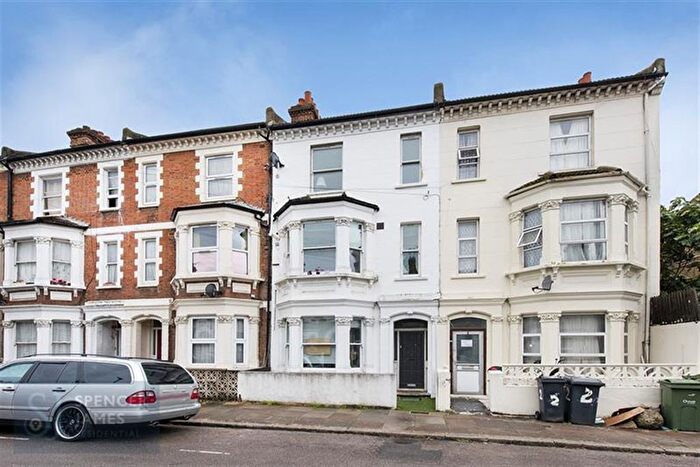 2 Bedroom Flat To Rent In Arlesford Road, SW9
