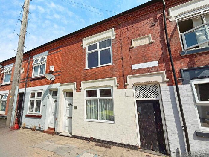 2 Bedroom Semi Detached House For Sale In Tudor Road, Leicester, Leicestershire, LE3