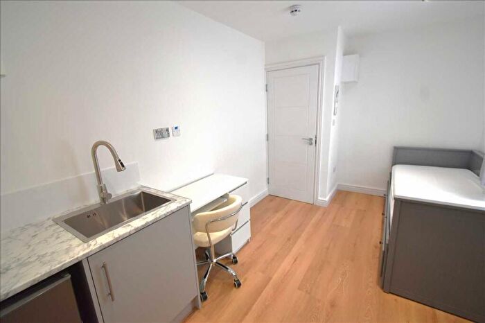 Studio To Rent In Priory Road, Room (D), Dartford, DA1