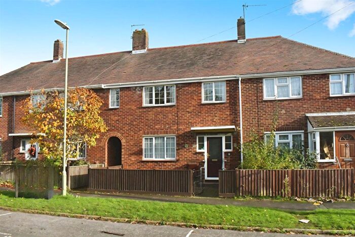 3 Bedroom Terraced House For Sale In Boundary Road, Bursledon, Southampton, SO31
