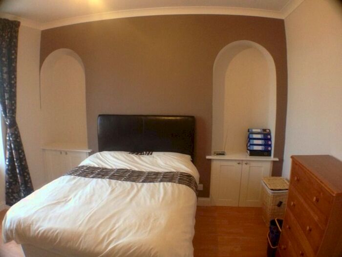 1 Bedroom Flat To Rent In Powis Place, City Centre, Aberdeen, AB25