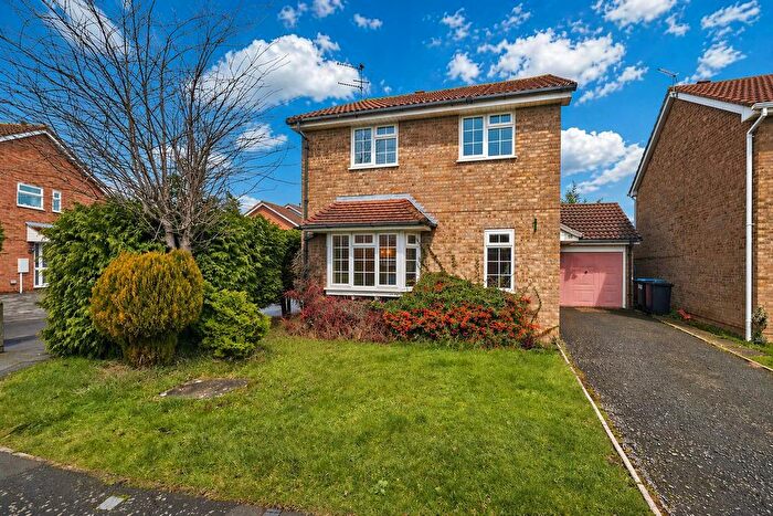 4 Bedroom Detached House For Sale In Kent Drive, Hinckley, LE10