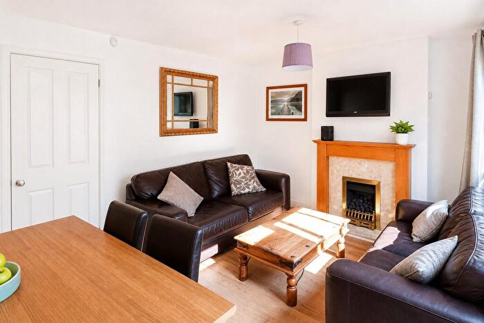 3 Bedroom House To Rent In Queensdown Gardens, Bristol, BS4