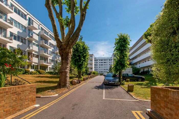 1 Bedroom Flat For Sale In Pullman Court, Streatham Hill, London, SW2