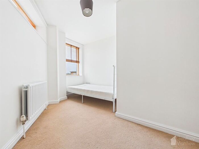 2 Bedroom Flat To Rent In Kilby Road, Old Stevenage, SG1