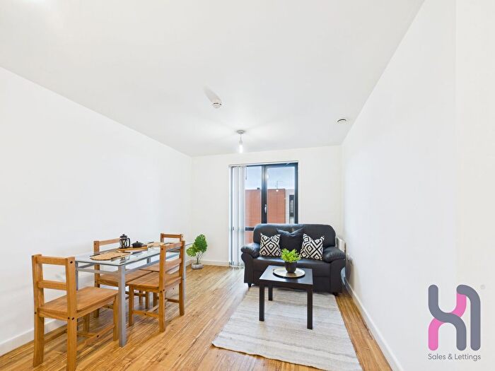 2 Bedroom Flat To Rent In Plaza Boulevard, Liverpool, L8
