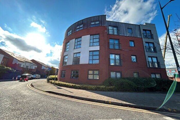 2 Bedroom Flat To Rent In Clearwater Drive, Manchester, M20