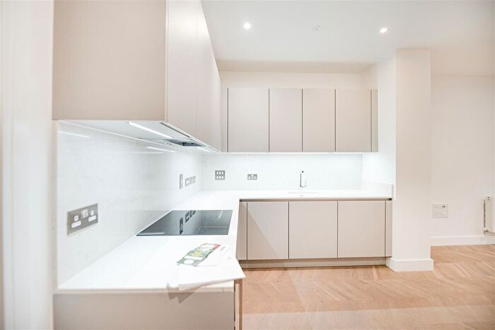 4 Bedroom Town House To Rent In Handley Drive, Kidbrooke, SE3