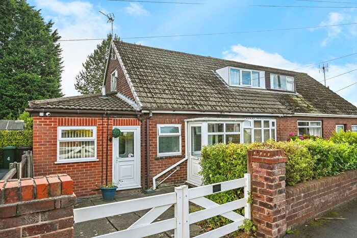 4 Bedroom Bungalow For Sale In Digmoor Drive, Skelmersdale, Lancashire, WN8