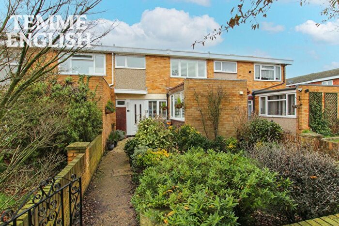 3 Bedroom Terraced House For Sale In Barrie Pavement, Wickford, SS12