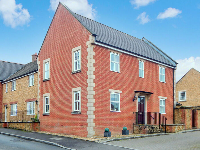 3 Bedroom Semi-Detached House To Rent In Castle Rise, Castle Cary, BA7