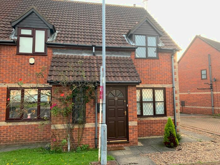 2 Bedroom Semi-Detached House To Rent In Reavill Close, Throapham, Dinnington, Sheffield S25