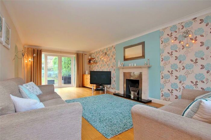 4 Bedroom Detached House To Rent In Hersham, Walton-on-Thames, KT12