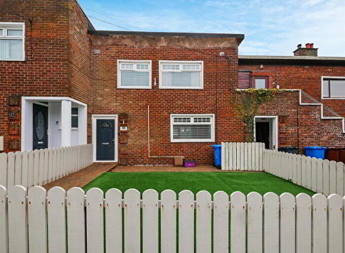 3 Bedroom Mid Terraced House For Sale In Arney Close, Belfast, BT6