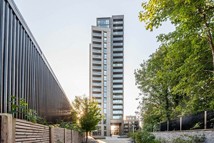 2 Bedroom Flat For Sale In Moulding Lane, Deptford, London, SE14