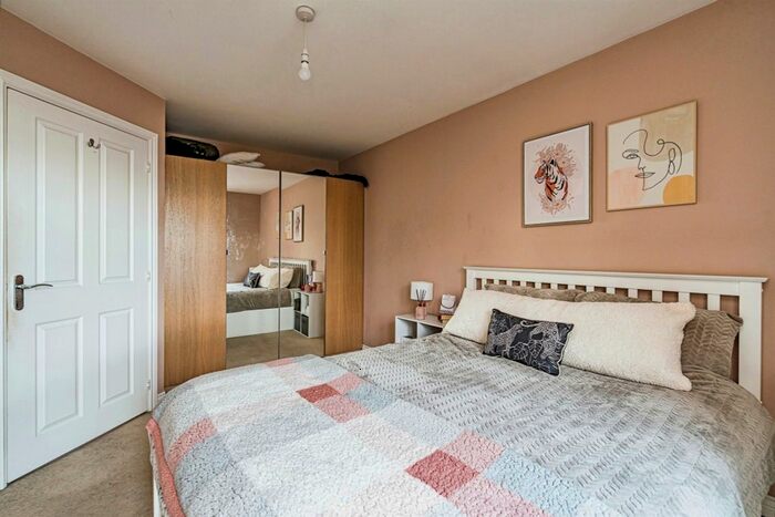 2 Bedroom Flat For Sale In Goodrich Mews, Dudley, DY3
