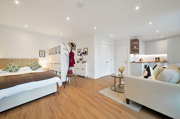 Studio To Rent In Albion Street, London, SE16