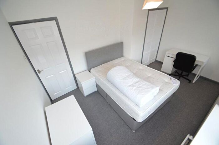 4 Bedroom House To Rent In Bradford Crescent, Gilesgate, DH1