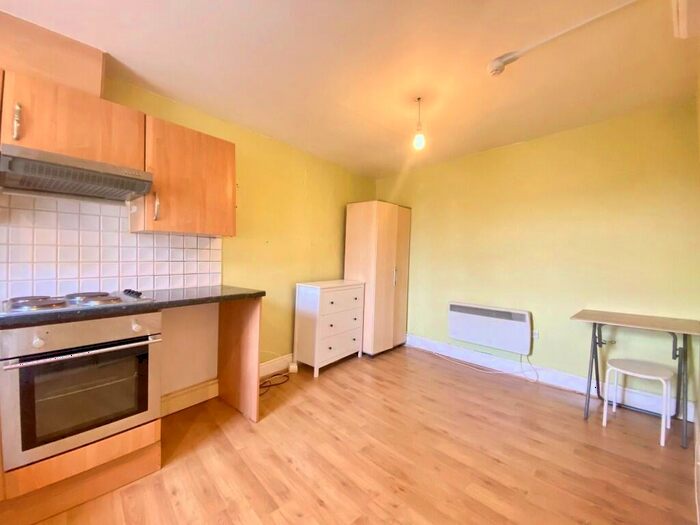 Studio To Rent In High Road, London, NW10