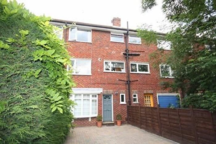 5 Bedroom Town House To Rent In Staines Road East, Sunbury-On-Thames, TW16