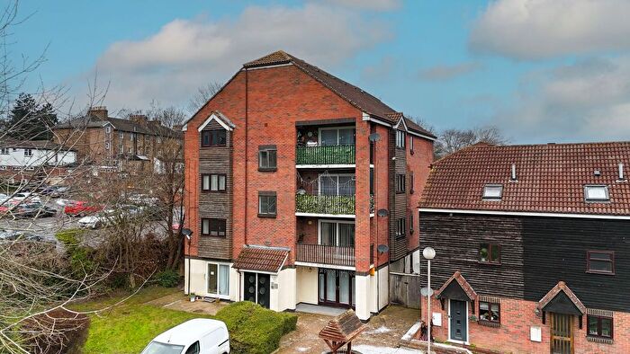 2 Bedroom Flat To Rent In Springvale, Swallow House Springvale, ME16