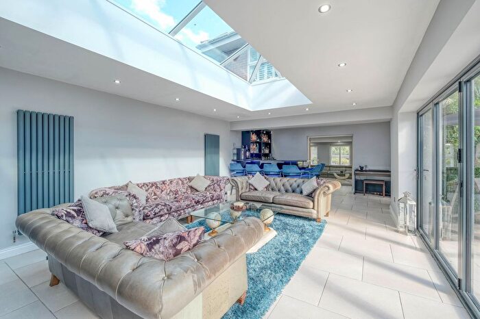 5 Bedroom Detached House For Sale In St. Nicolas Gardens, Birmingham, B38