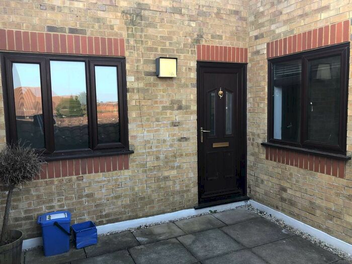 2 Bedroom Flat To Rent In The Balcony, Luton, LU2