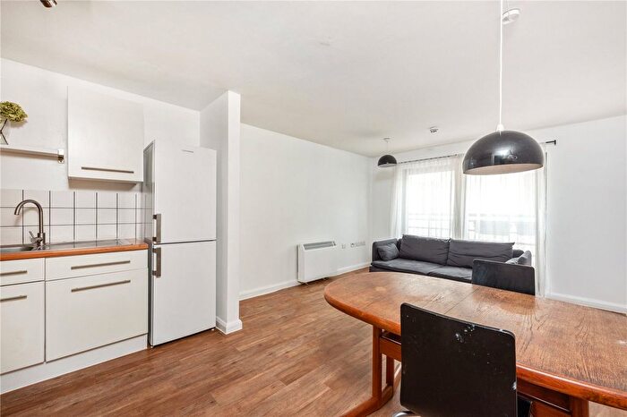 2 Bedroom Flat To Rent In Mackintosh Lane, London, E9