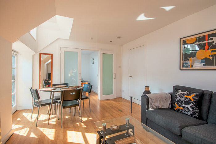 2 Bedroom Flat To Rent In Nether Craigwell Edinburgh United Kingdom, EH8