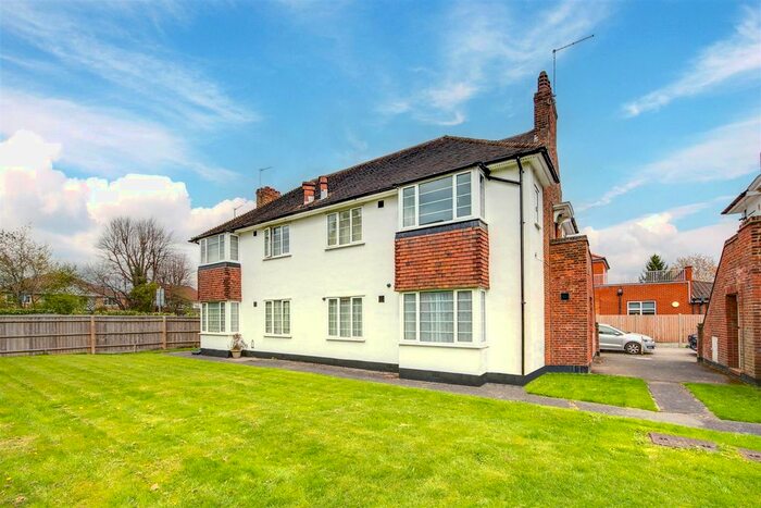 2 Bedroom Maisonette To Rent In The Orchard, London, N14