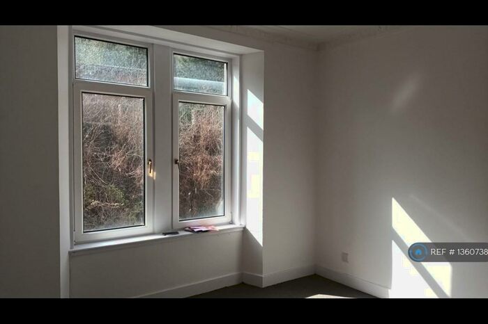 2 Bedroom Flat To Rent In Kilmory Terrace, Port Glasgow, PA14