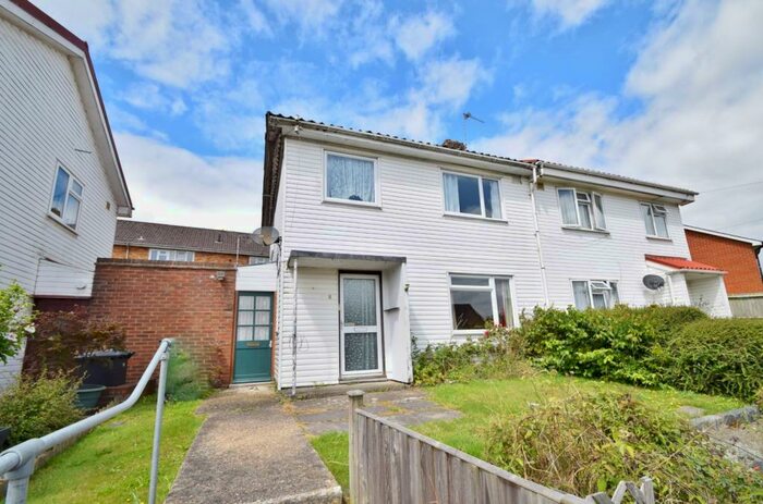 3 Bedroom Semi-Detached House To Rent In Stanmore, SO22