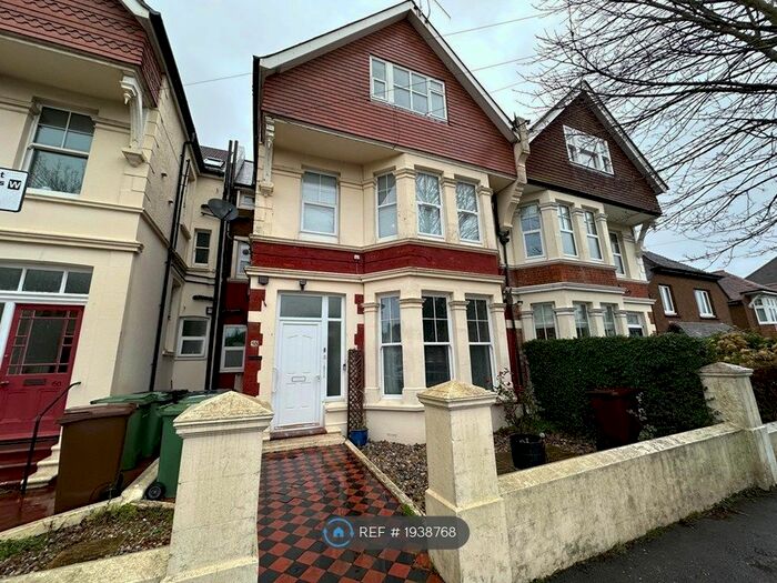 2 Bedroom Flat To Rent In Wickham Avenue, Bexhill-On-Sea, TN39
